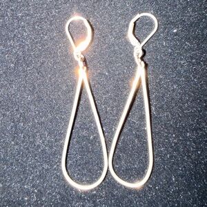 Elegant SilverTeardrop Earrings